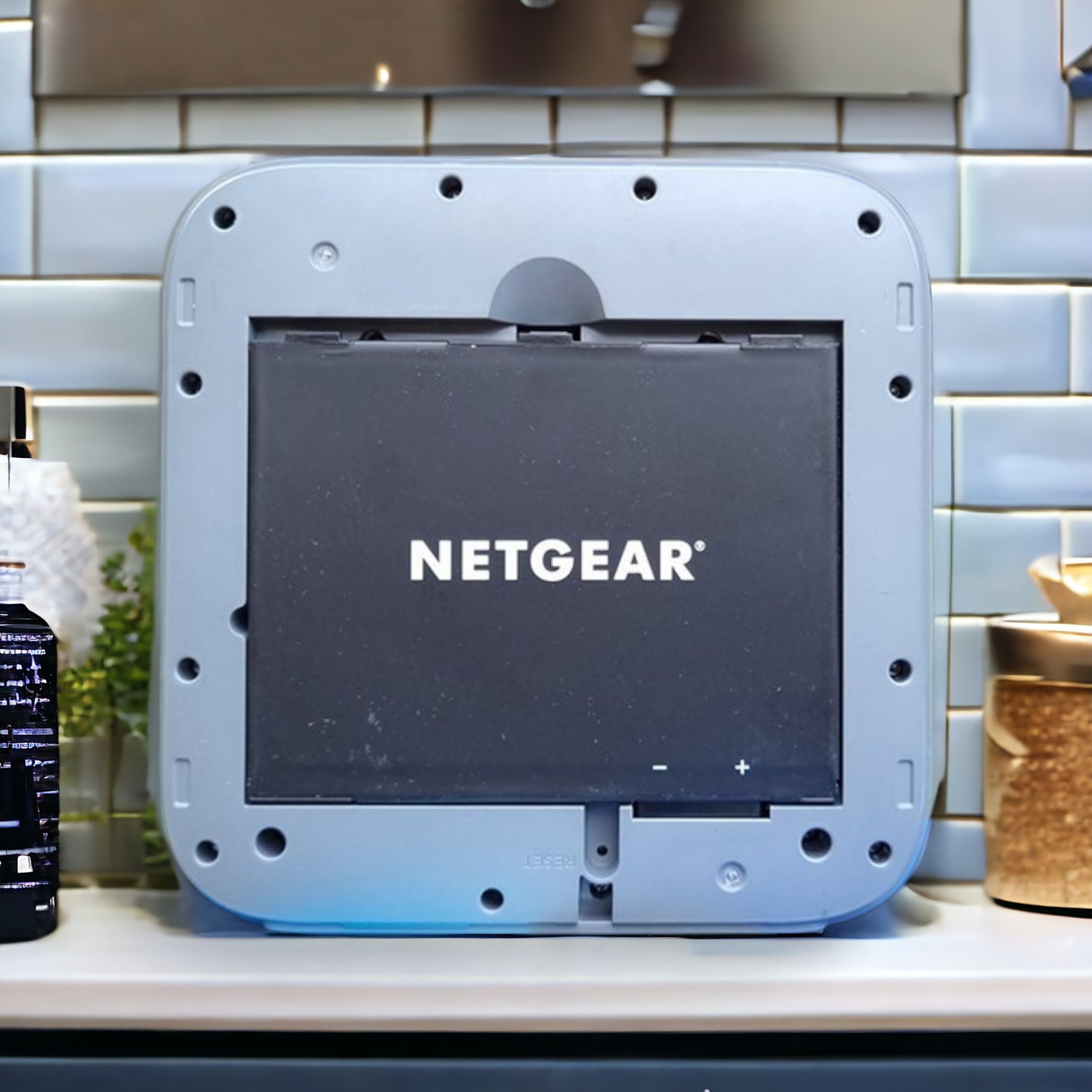 Netgear Nighthawk M6 MR6110